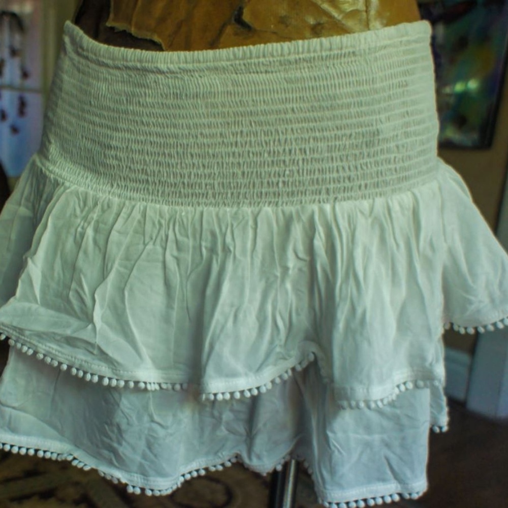 Victoria's Secret mini ruffle skirt cover up L